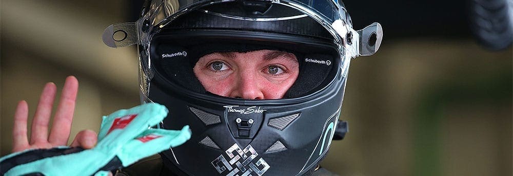 Acidente de Sainz Jr. encerra treino livre liderado por Rosberg mais cedo