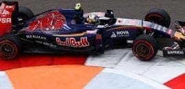 Carlos Sainz Jr. está hospitalizado, mas passa bem