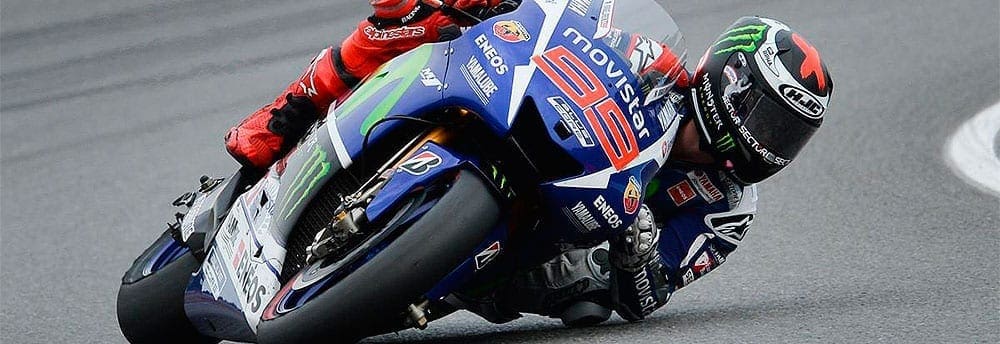 Jorge Lorenzo supera seu companheiro Valentino Rossi e crava a pole em Motegi