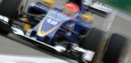 Próximo da zona de pontuação, Felipe Nasr comemora sua posição de largada