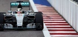 Marcado por abandonos, Lewis Hamilton vence agitado GP da Rússia
