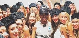 VÍDEO: Grid girls invadem coletiva de imprensa depois do GP da Rússia