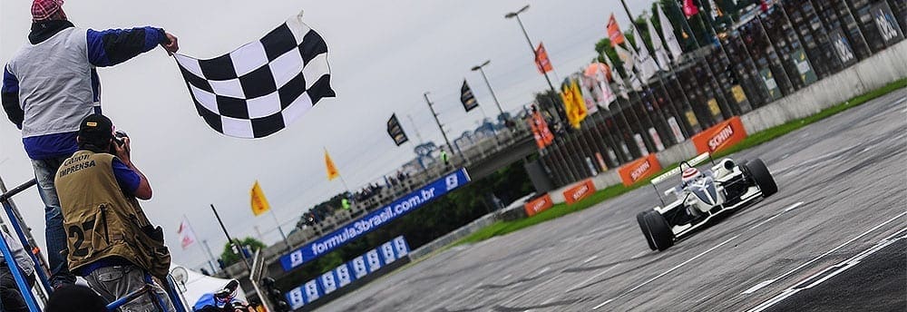 F-3 Brasil: Piquet alcança Fortunato para fechar fatura 100% em Curitiba