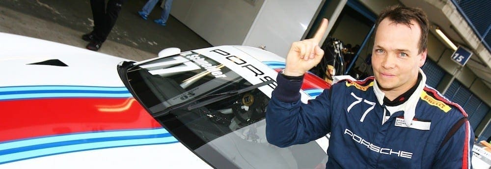 Daniel Schneider crava pole no quali mais apertado da história