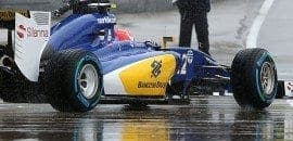 Depois de toque e cinco pit-stops, Felipe Nasr comemora dois pontos