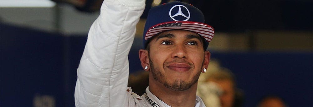 Lewis Hamilton extremamente emocionado com a conquista do seu terceiro título