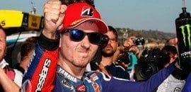 Lorenzo vence e garante título da MotoGP em tira-teima histórico com Rossi
