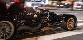 Réplica de F1 cortou a Av. Paulista para promover o consumo responsável