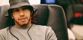 Lewis Hamilton revela que acidente de trânsito atrasou sua vinda ao Brasil