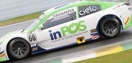 Alheio à briga pelo título, Guimarães marca a pole