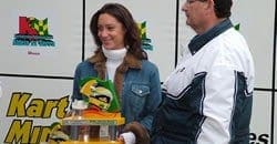 Brasileiro: Sobrinha de Ayrton Senna entrega prêmios aos novos campeões