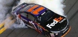 Denny Hamlin vence edição agitada da Sprint Unlimited em Daytona