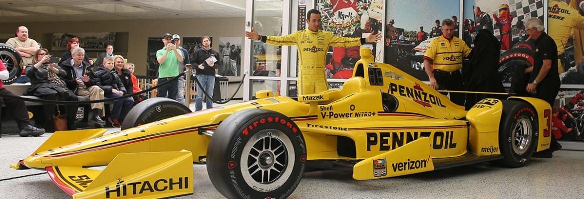 Helio Castroneves divulga pintura que usará em 2016