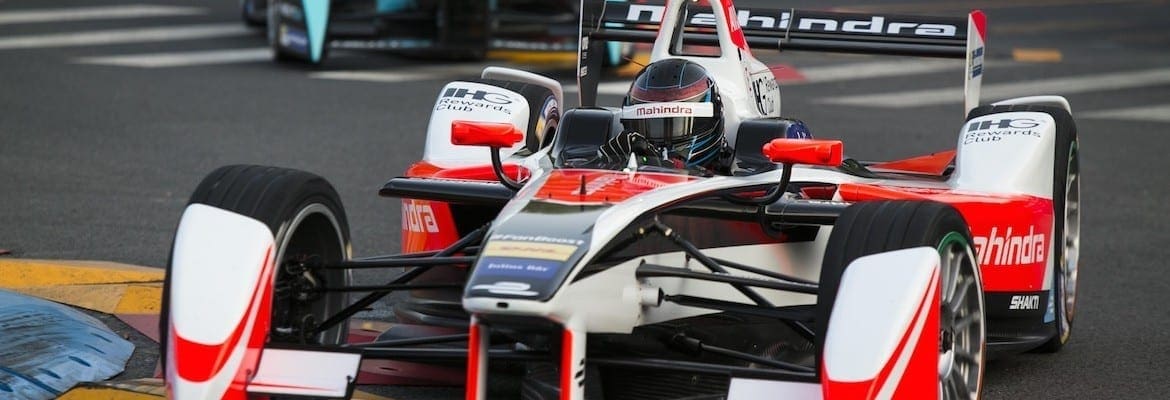 Adam Carroll atua como piloto reserva da Mahindra em Buenos Aires