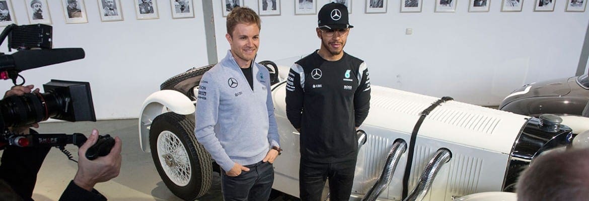 Mercedes garante que Hamilton e Rosberg terão liberdade para brigar em 2016