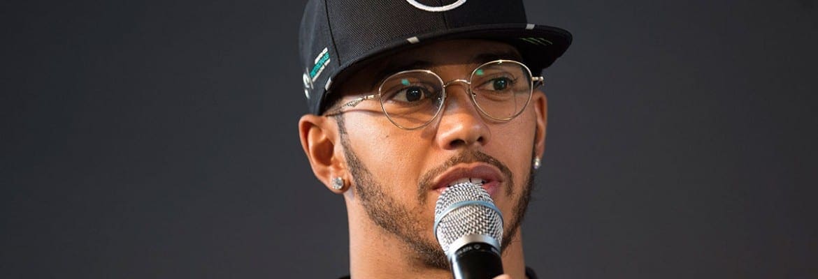 Lewis Hamilton admite que a Ferrari evoluiu muito para 2016