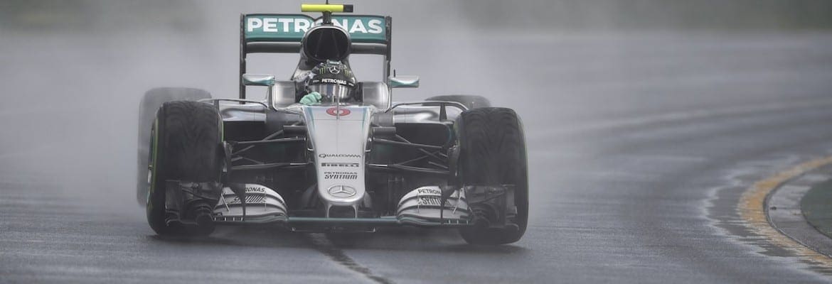 Rosberg assume culpa por batida durante segunda sessão