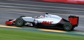 Haas culpa inexperiência por erros da equipe novata