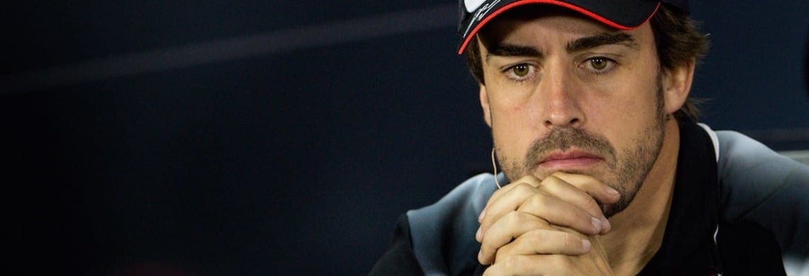 Pneumotórax e fraturas nas costelas impedem Alonso de correr