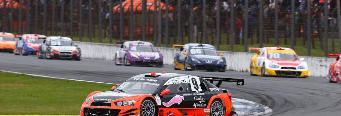 Guga Lima divide carro com Tuka Rocha na Corrida de Duplas