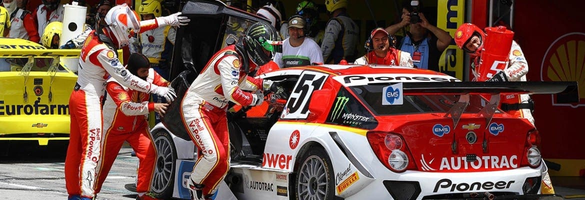 Átila e Piquet cumprem prometido e dão show de ultrapassagens em Curitiba