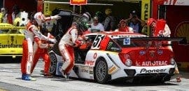 Átila e Piquet cumprem prometido e dão show de ultrapassagens em Curitiba