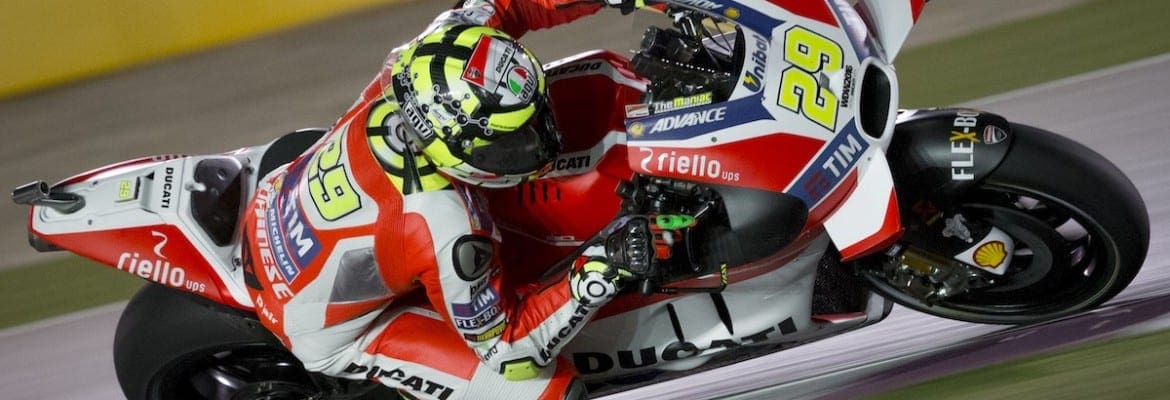 Andrea Iannone lidera sexta-feira no Qatar