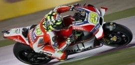 Andrea Iannone lidera sexta-feira no Qatar