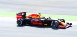 Aston Martin sela acordo com a Red Bull
