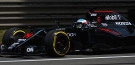Alonso acredita em pódio da McLaren, mas critica Honda