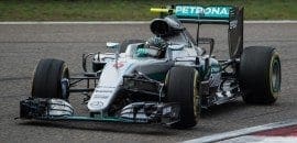 Rosberg não demonstra preocupação por andar atrás da Ferrari