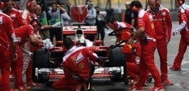 Com pista molhada, Vettel lidera último treino livre em Xangai