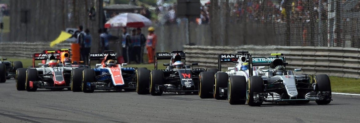 Equipes da F1 cogitam intervenção no regulamento para melhorar ultrapassagens