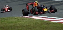 Daniil Kvyat comemora pódio no GP da China