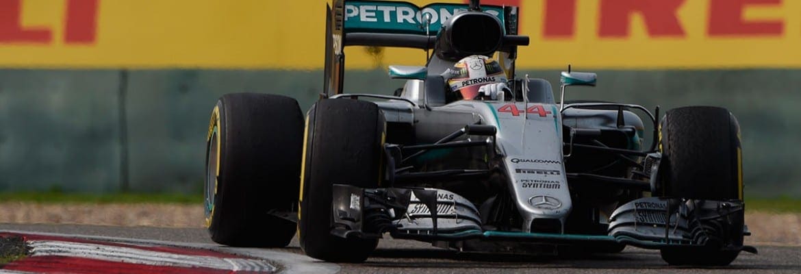 Hamilton espera receber punições por troca de motores