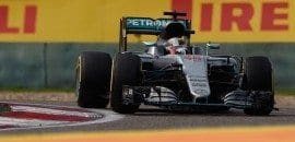 Hamilton espera receber punições por troca de motores