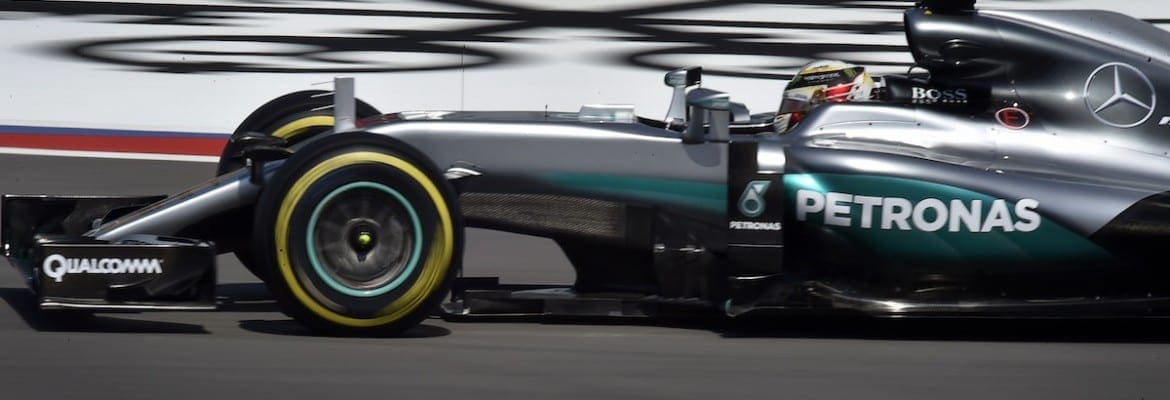 Hamilton: “Precisamos trabalhar duro para nos mantermos na frente”