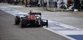 Sergio Perez pede desculpa por toque em Carlos Sainz Jr.