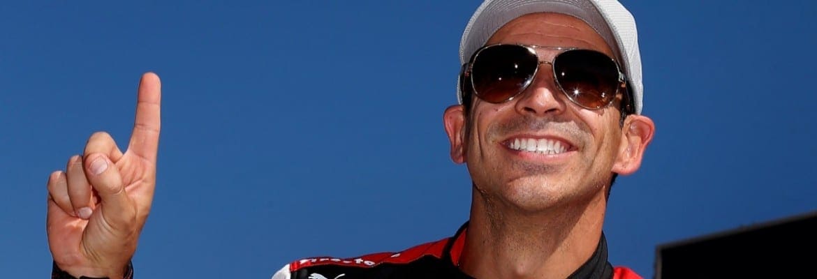 Hélio Castroneves garante a pole no retorno de Phoenix