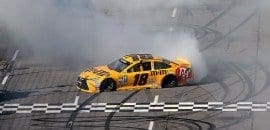Kyle Busch venceu em Martinsville no domingo passado