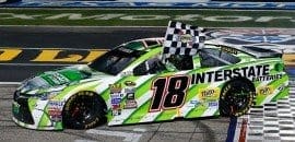 Kyle Busch venceu mais uma no Texas