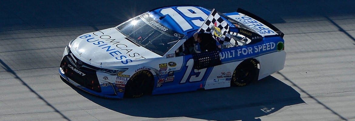 Carl Edwards vence primeira do ano em Bristol