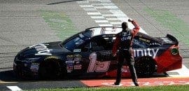 Carl Edwards vence mais uma em Richmond