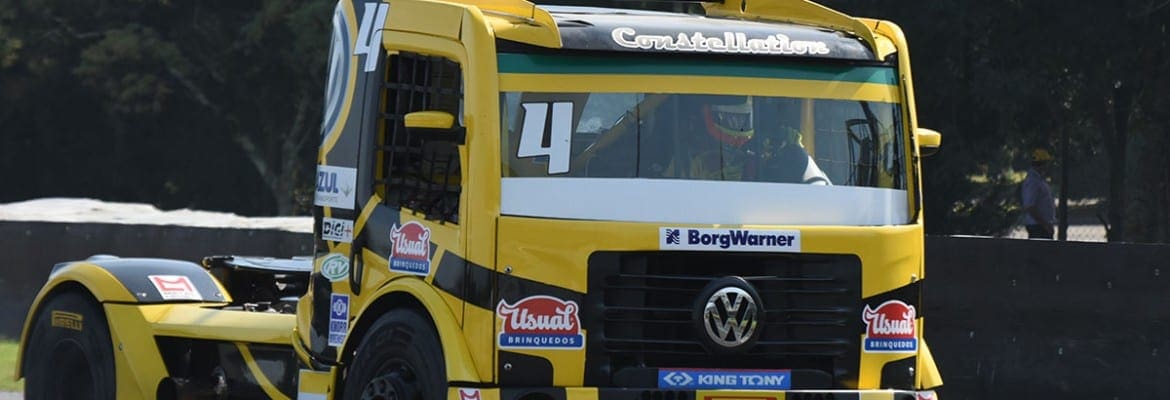 Felipe Giaffone em primeiro na F-Truck em Curitiba