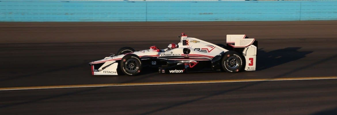 Coluna do Helinho: Firme, forte e competitivo