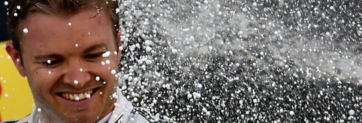 Rosberg tenta manter o pé no chão após quatro vitórias