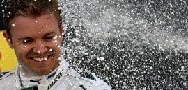 Rosberg tenta manter o pé no chão após quatro vitórias