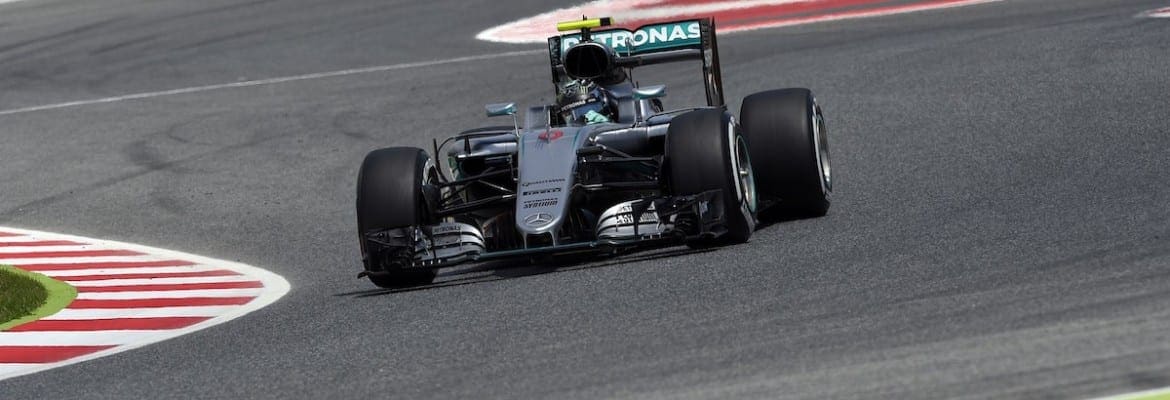 Nico Rosberg lidera sexta-feira na Espanha