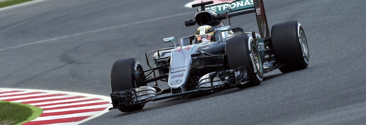 Mercedes usará carro de 2014 em teste da Pirelli