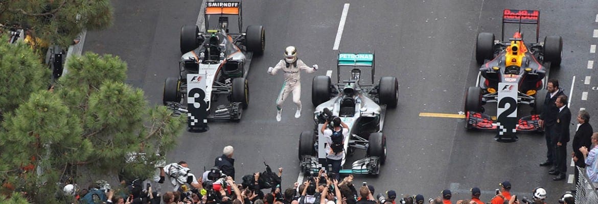 Lewis Hamilton vence corrida agitada no GP de Mônaco